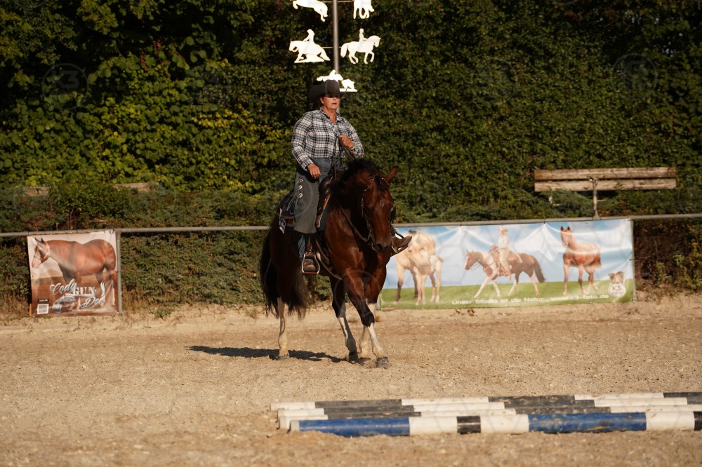 s_A_906769.JPG